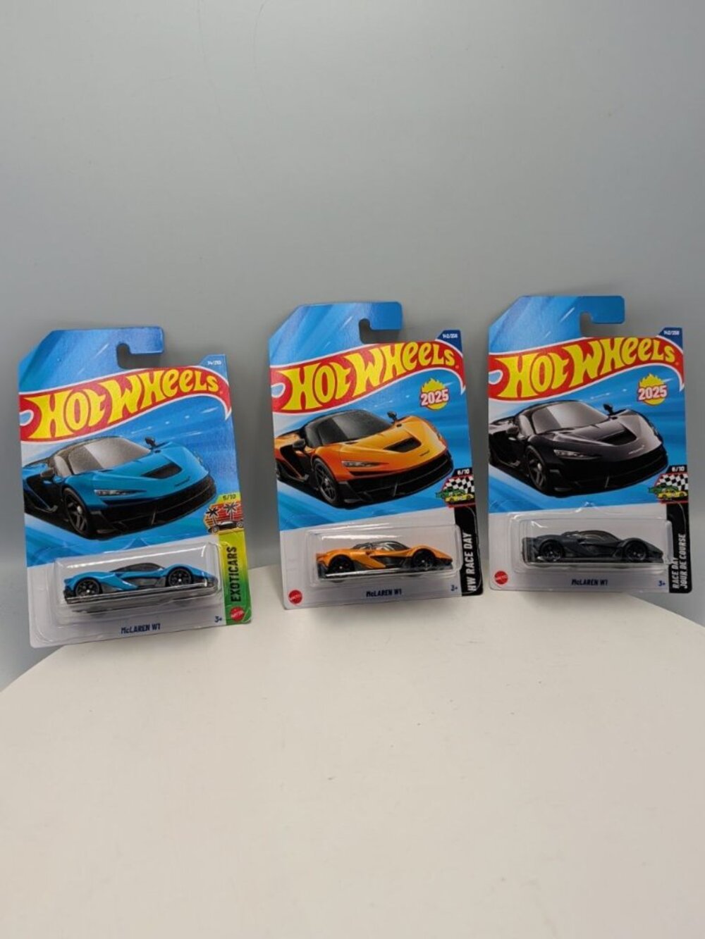 Hot Wheels McLaren W1 Orange & Blue & Black 142/250 Lot Race Day Exoticars